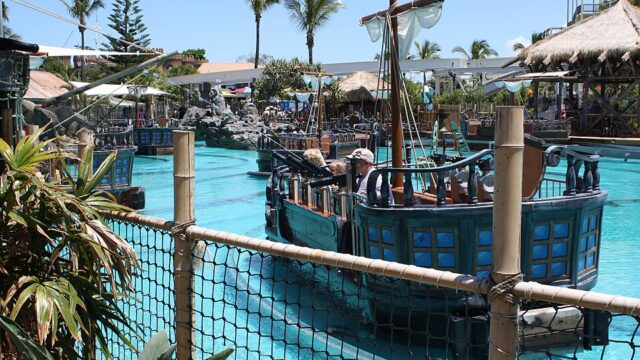 Castaway Bay