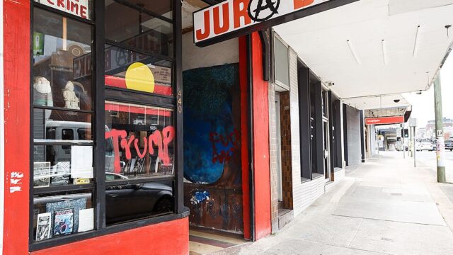 Jura Books