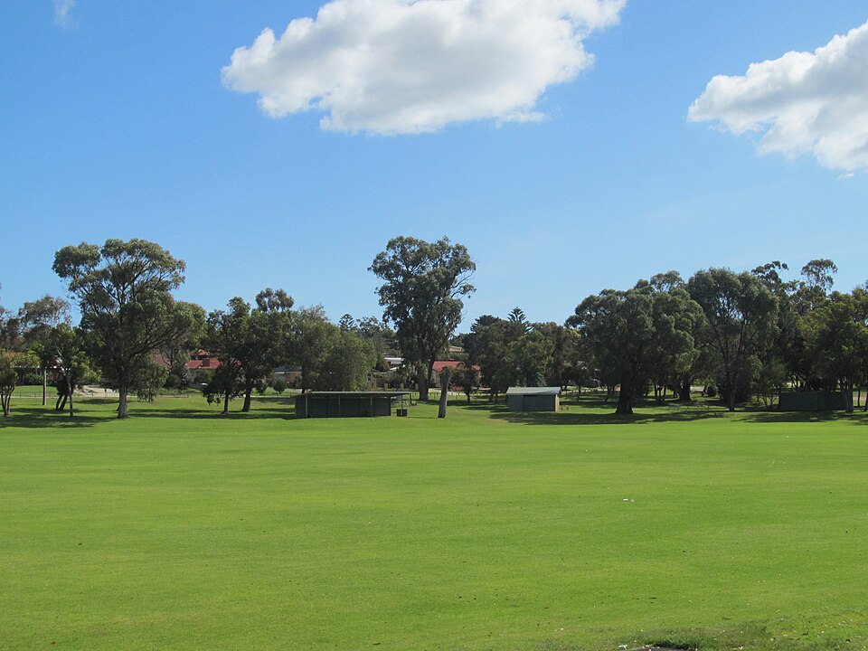 Calista Oval