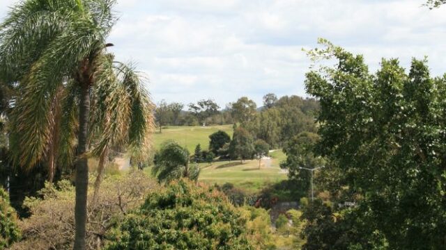 Victoria Park / Barrambin